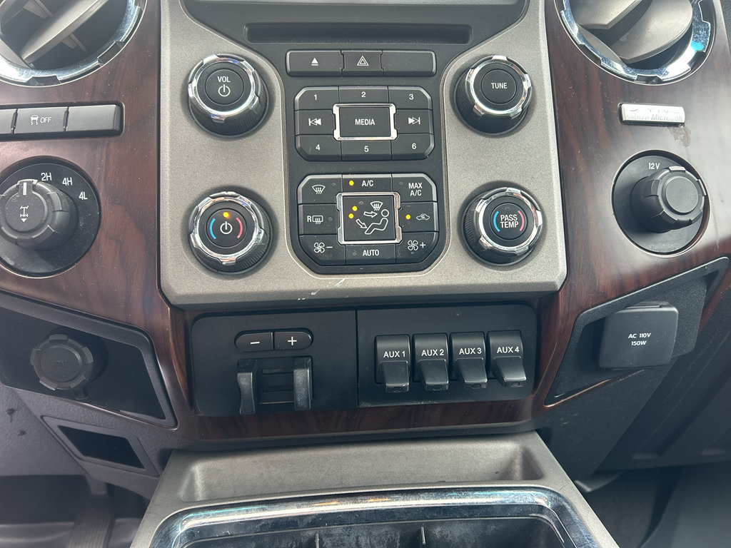 Used 2014 Ford F350 Lariat w/ Lariat Ultimate Package AWD/4WD image 22