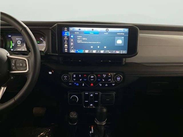 Used 2025 Jeep Wrangler Unlimited Sahara w/ Safety Group image 14