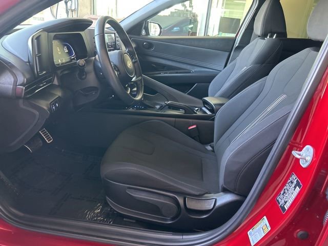 Certified 2025 Hyundai Elantra Sport image 13
