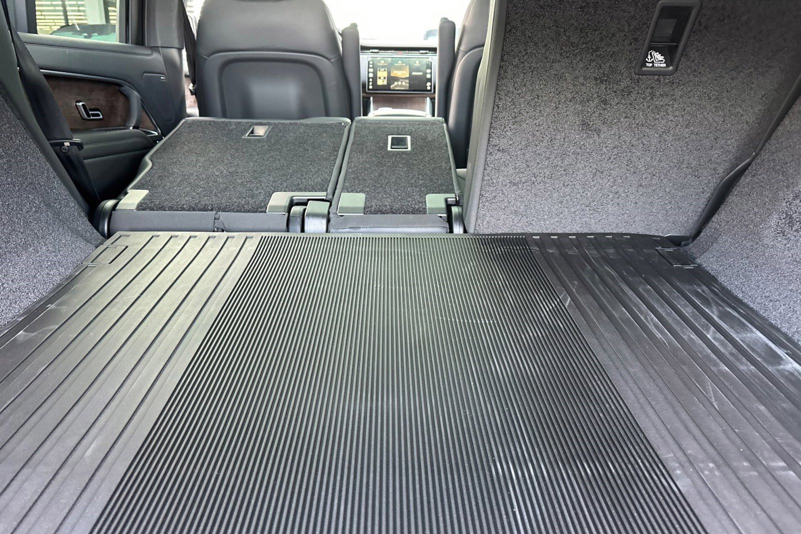 New 2025 Land Rover Range Rover SE image 26