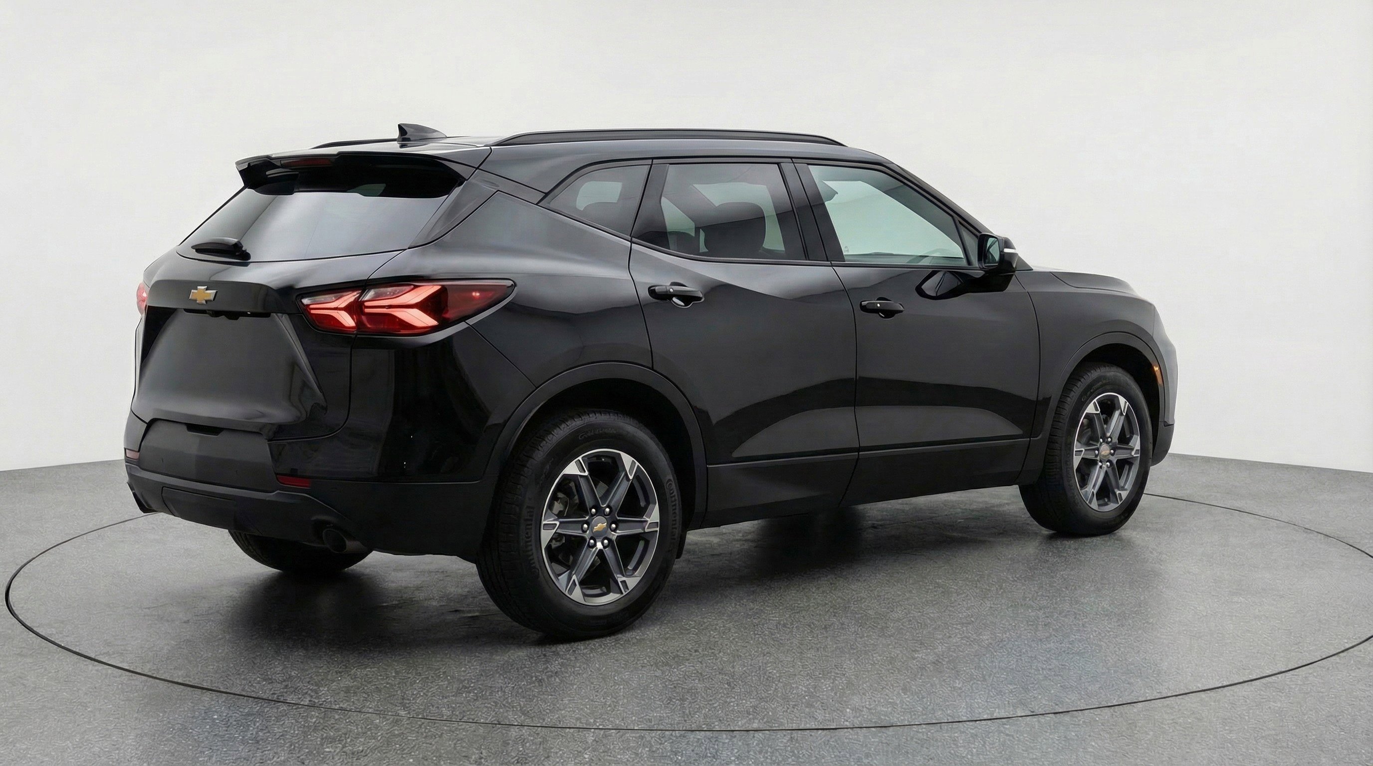 Used 2025 Chevrolet Blazer LT image 9