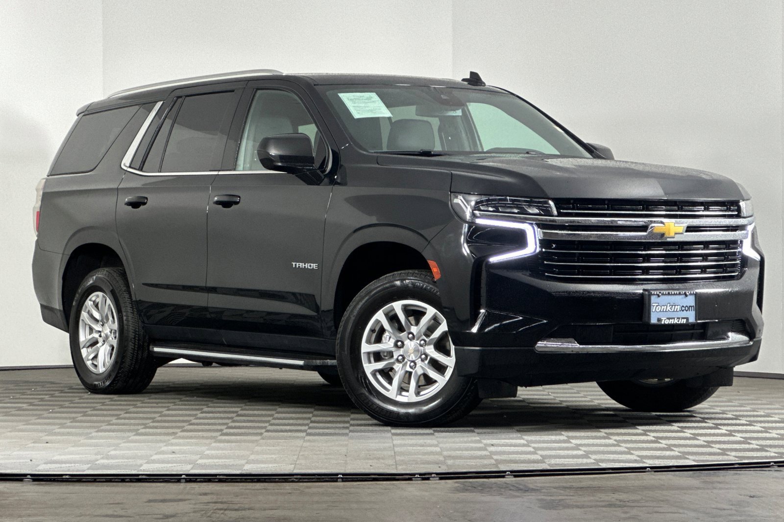 Used 2024 Chevrolet Tahoe LT image 2