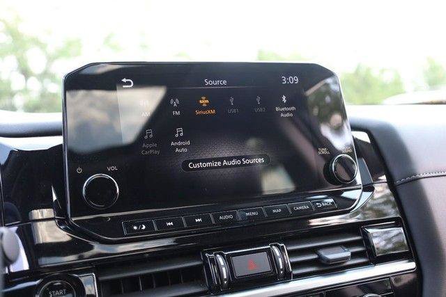 Used 2025 Nissan Pathfinder SL w/ SL Premium Package FWD image 15