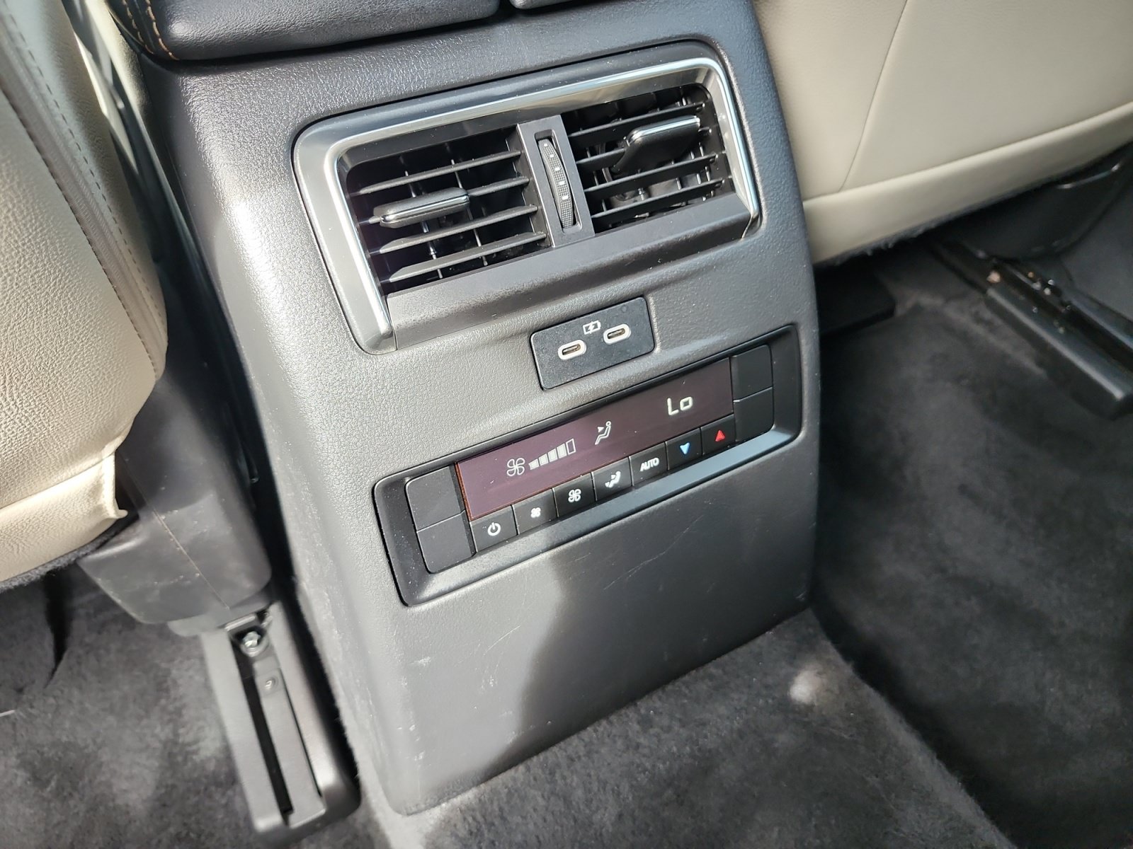 Used 2024 MAZDA CX-90 Plug-In Hybrid w/ Preferred AWD/4WD image 13