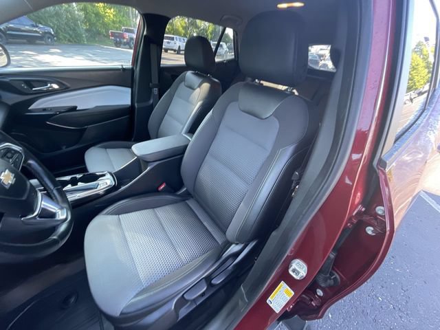 Used 2024 Chevrolet Trax LT w/ Driver Confidence Package FWD image 19