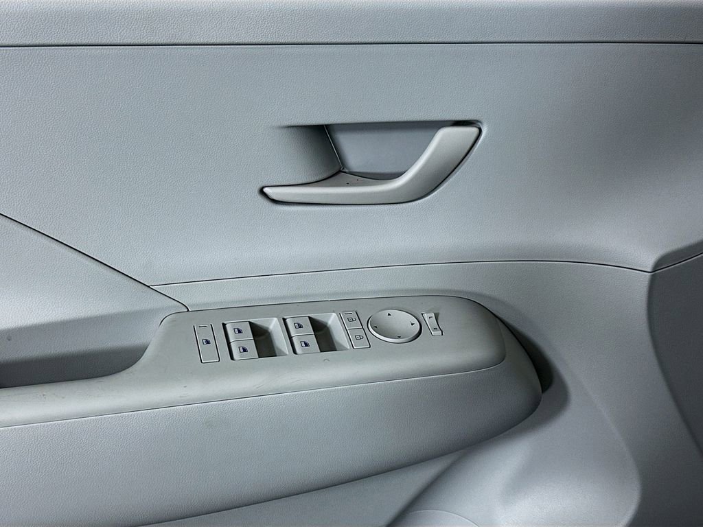 New 2026 Hyundai Kona SE image 18