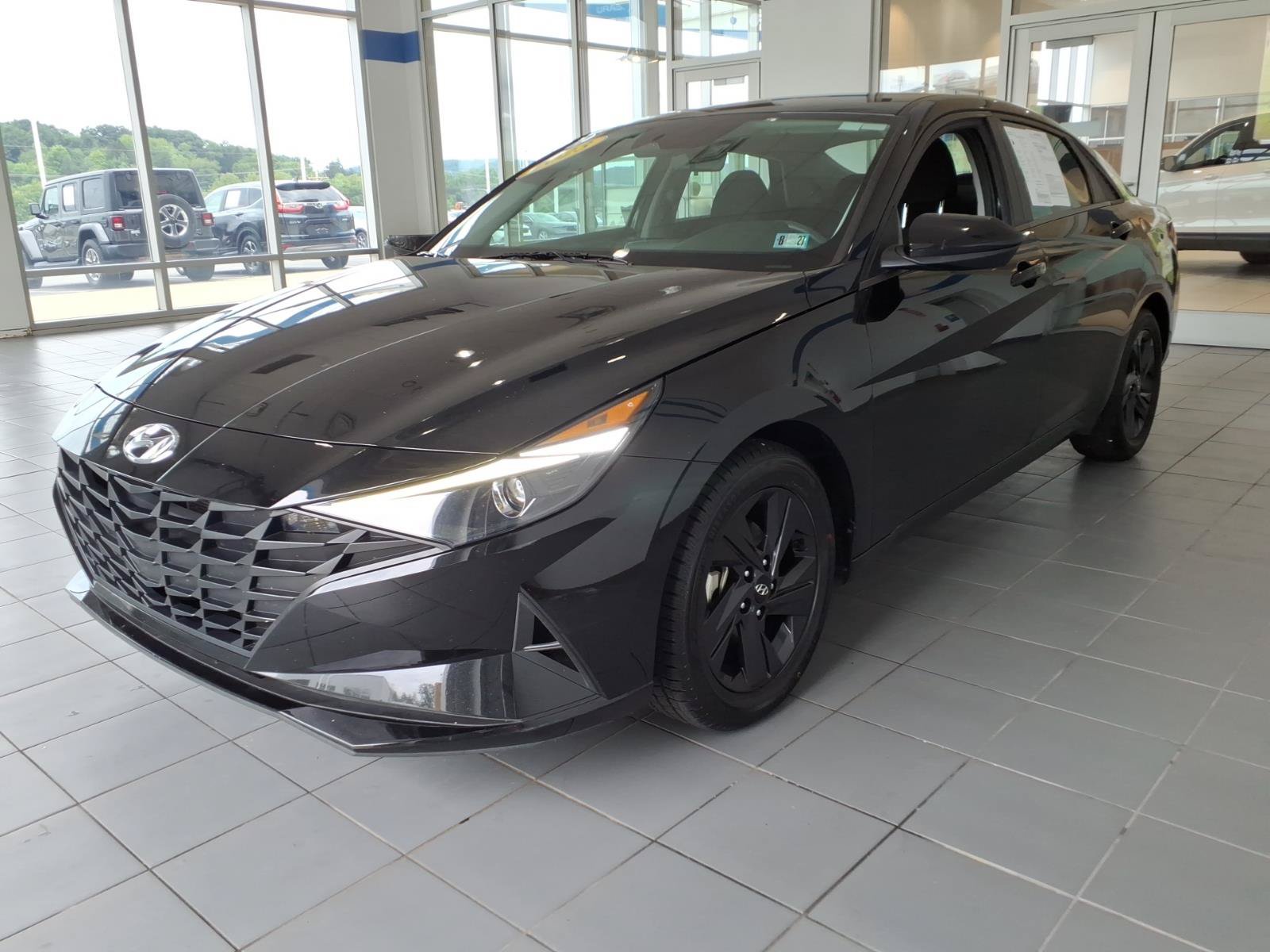 Certified 2023 Hyundai Elantra SEL w/ Preferred Accessory Package FWD image 8