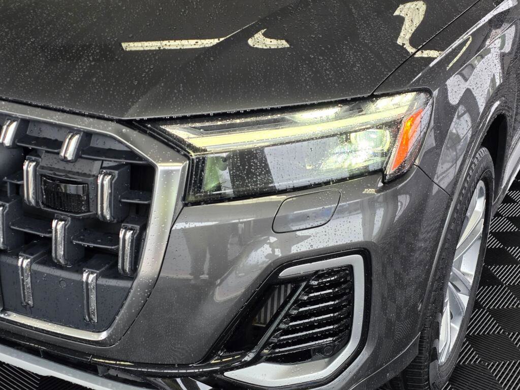 Used 2025 Audi Q7 3.0T Premium Plus image 10