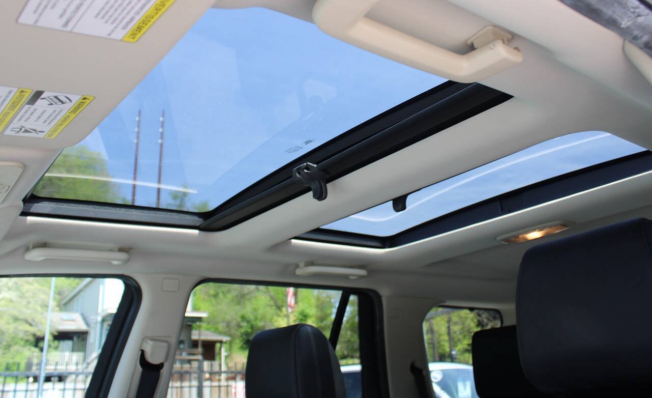 Used 2011 Land Rover LR2 HSE AWD/4WD image 11