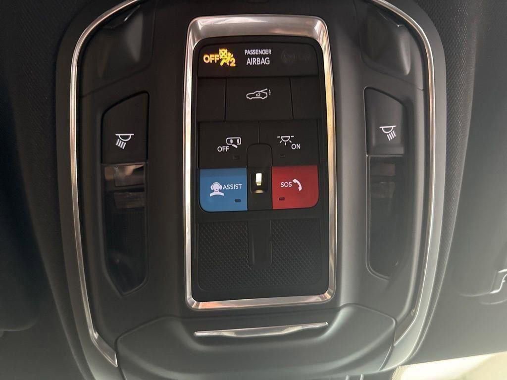 Used 2025 Dodge Charger R/T Scat Pack w/ Track Pack image 23