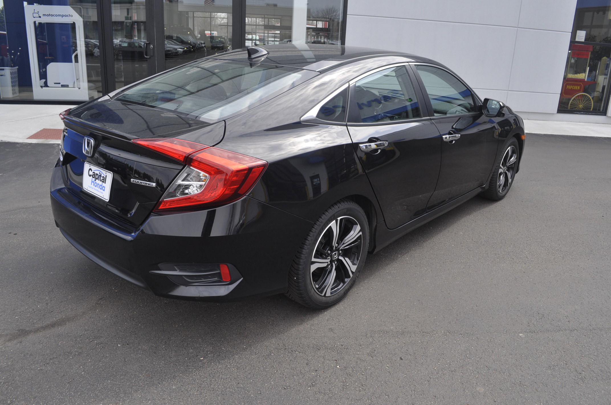 Used 2017 Honda Civic Touring image 7