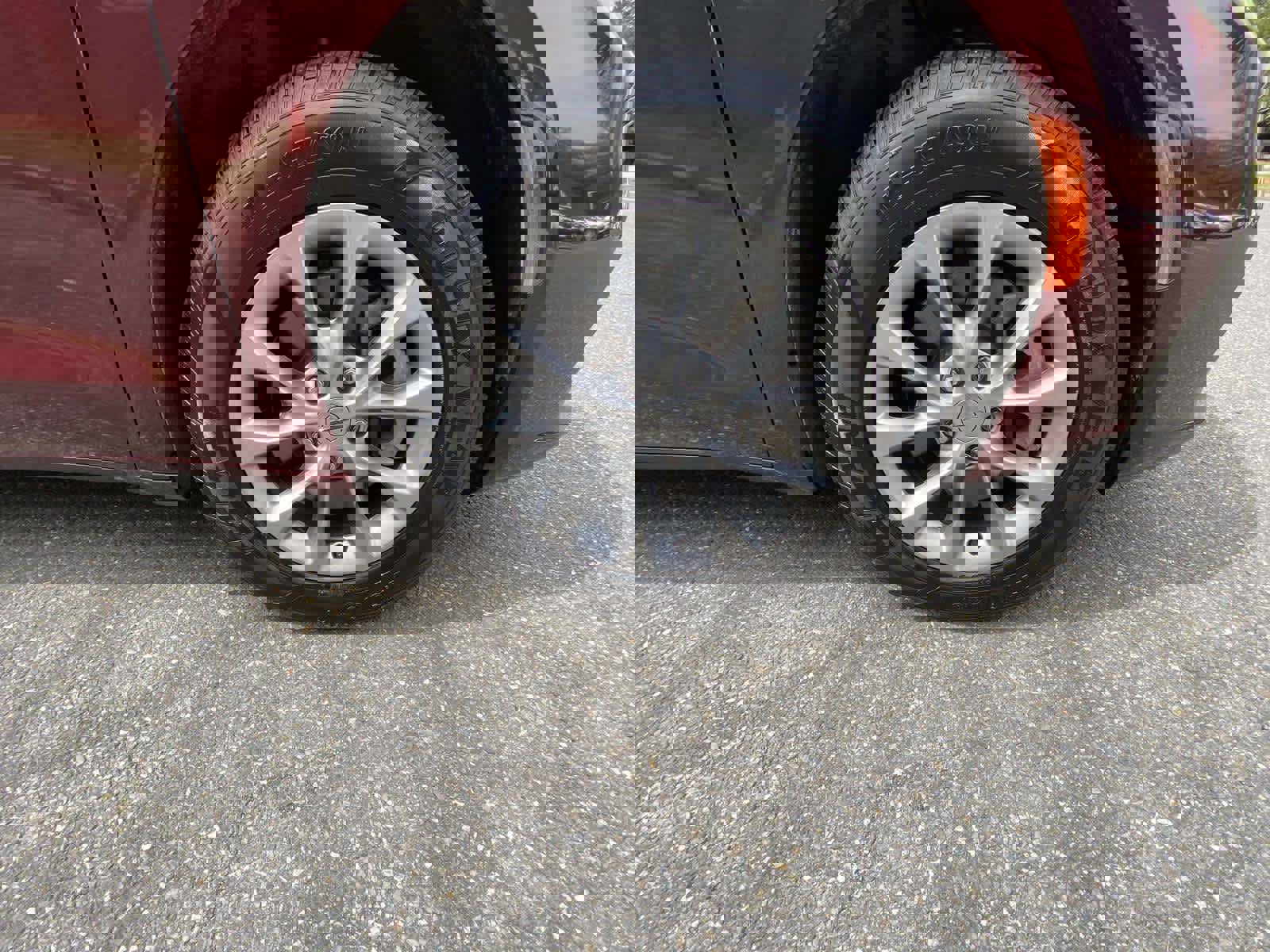 Used 2023 Chrysler Pacifica Touring-L AWD/4WD image 40