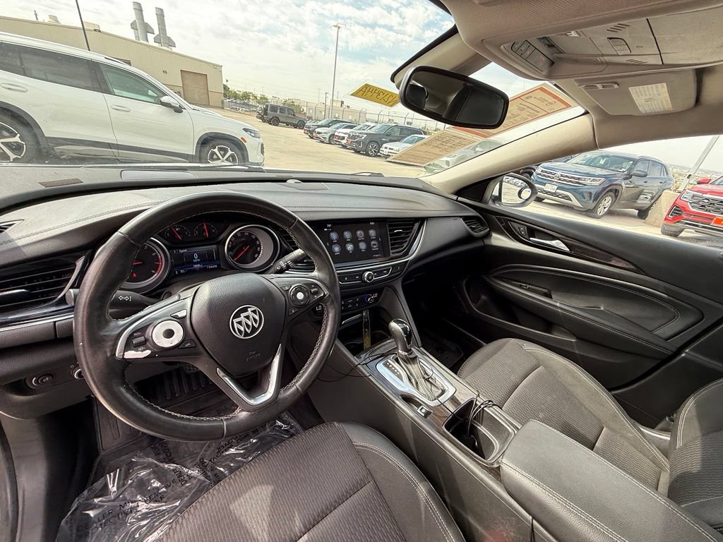 Used 2018 Buick Regal Preferred FWD image 11