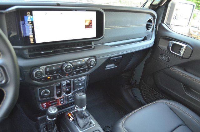 New 2025 Jeep Wrangler Unlimited Rubicon 392 image 21