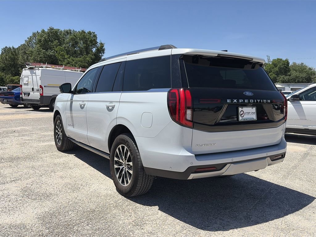 Used 2025 Ford Expedition Platinum AWD/4WD image 5