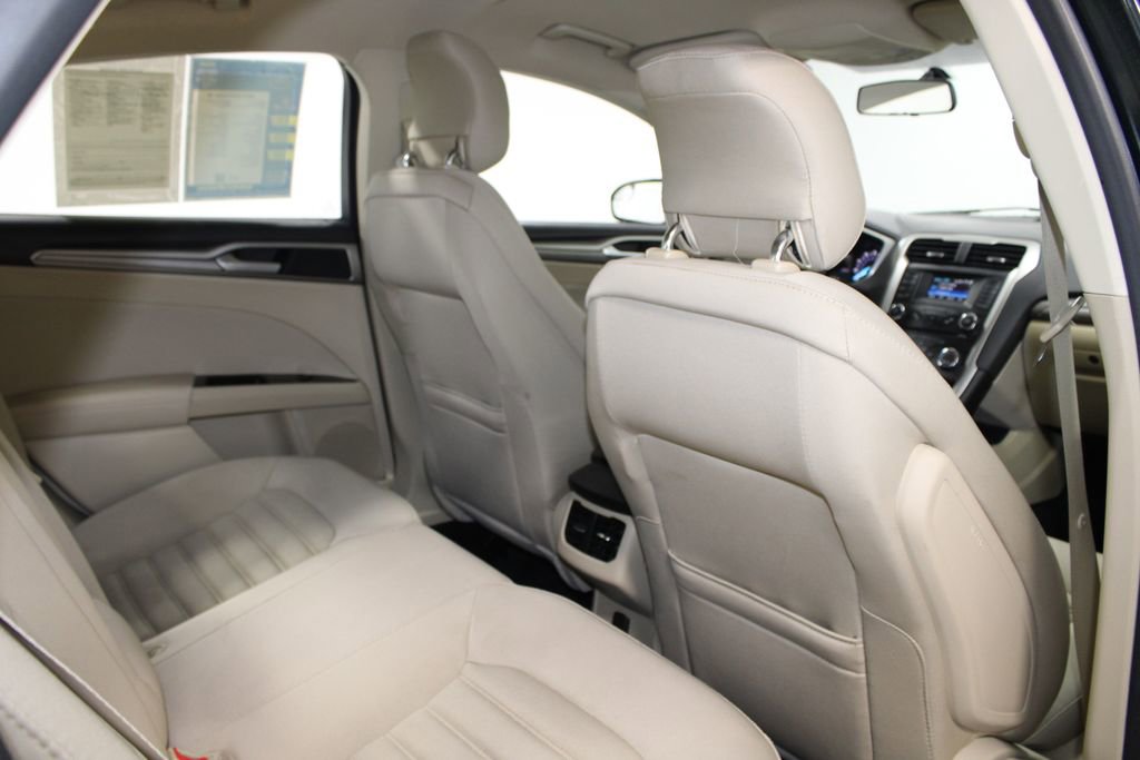 Used 2014 Ford Fusion SE FWD image 29