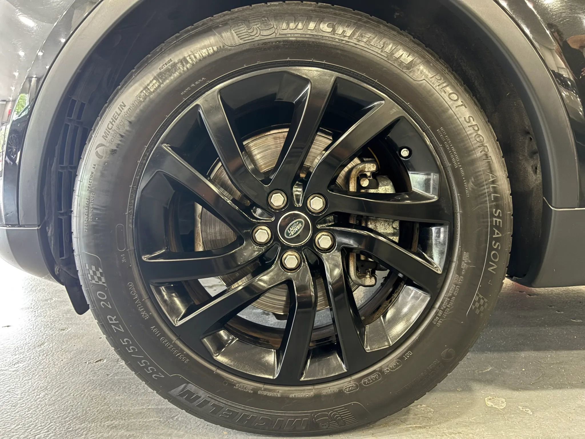 Used 2017 Land Rover Discovery SE AWD/4WD image 54