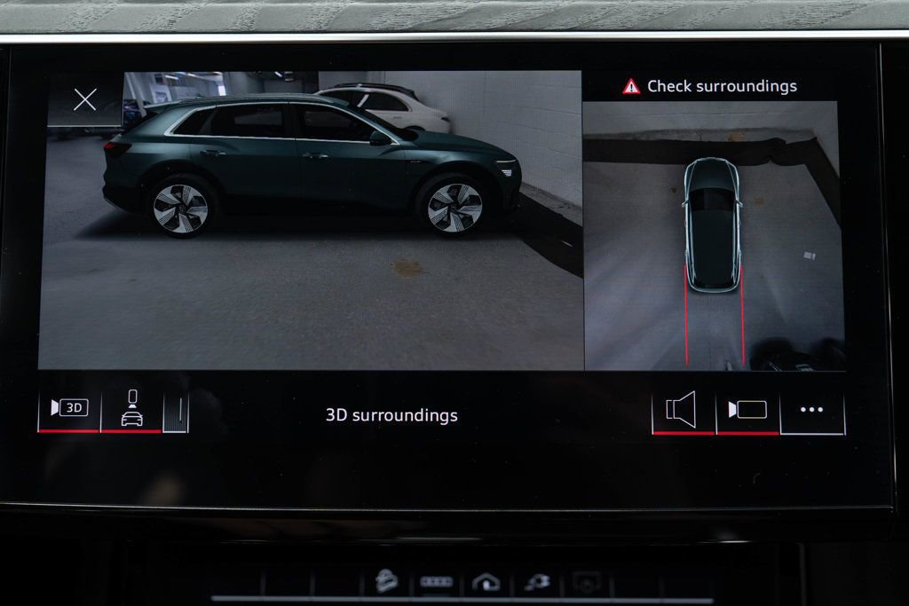 Used 2021 Audi e-tron Premium Plus w/ Premium Plus Package image 27