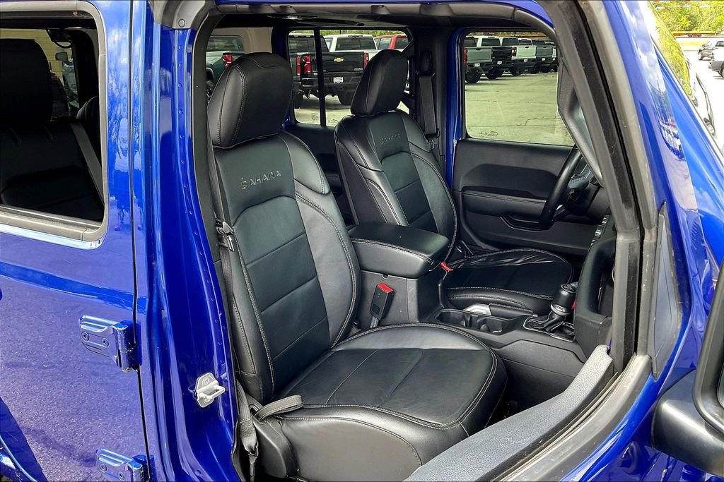 Used 2018 Jeep Wrangler Unlimited Sahara AWD/4WD image 7