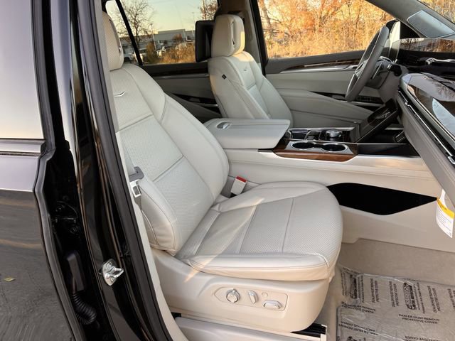 Certified 2025 Cadillac Escalade ESV Sport Platinum w/ LPO, ONYX Package image 24