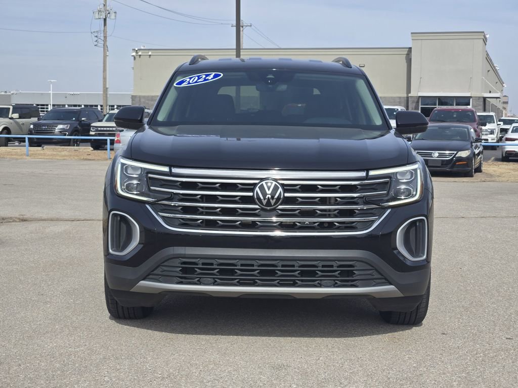 Used 2024 Volkswagen Atlas SE image 2