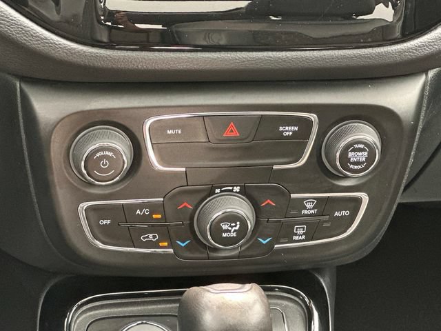 Used 2021 Jeep Compass Latitude w/ Sun and Sound Group AWD/4WD image 5