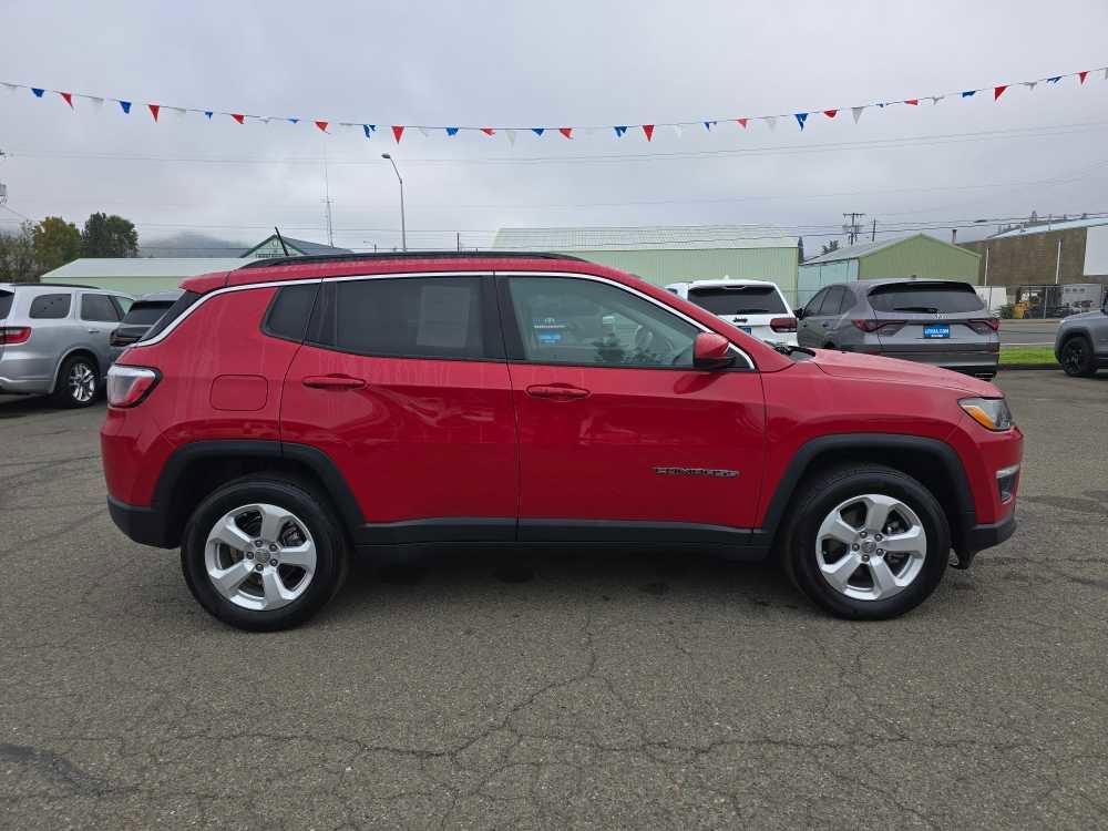 Used 2018 Jeep Compass Latitude w/ Cold Weather Group image 6