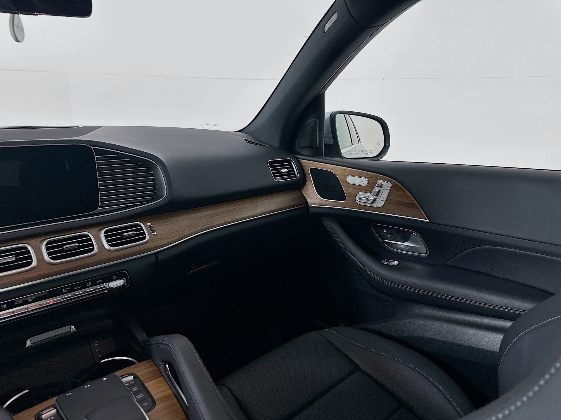 Certified 2025 Mercedes-Benz GLE 350 4MATIC image 25