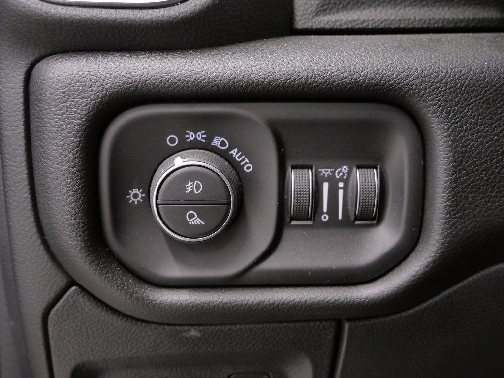 Used 2023 RAM 1500 Laramie AWD/4WD image 20