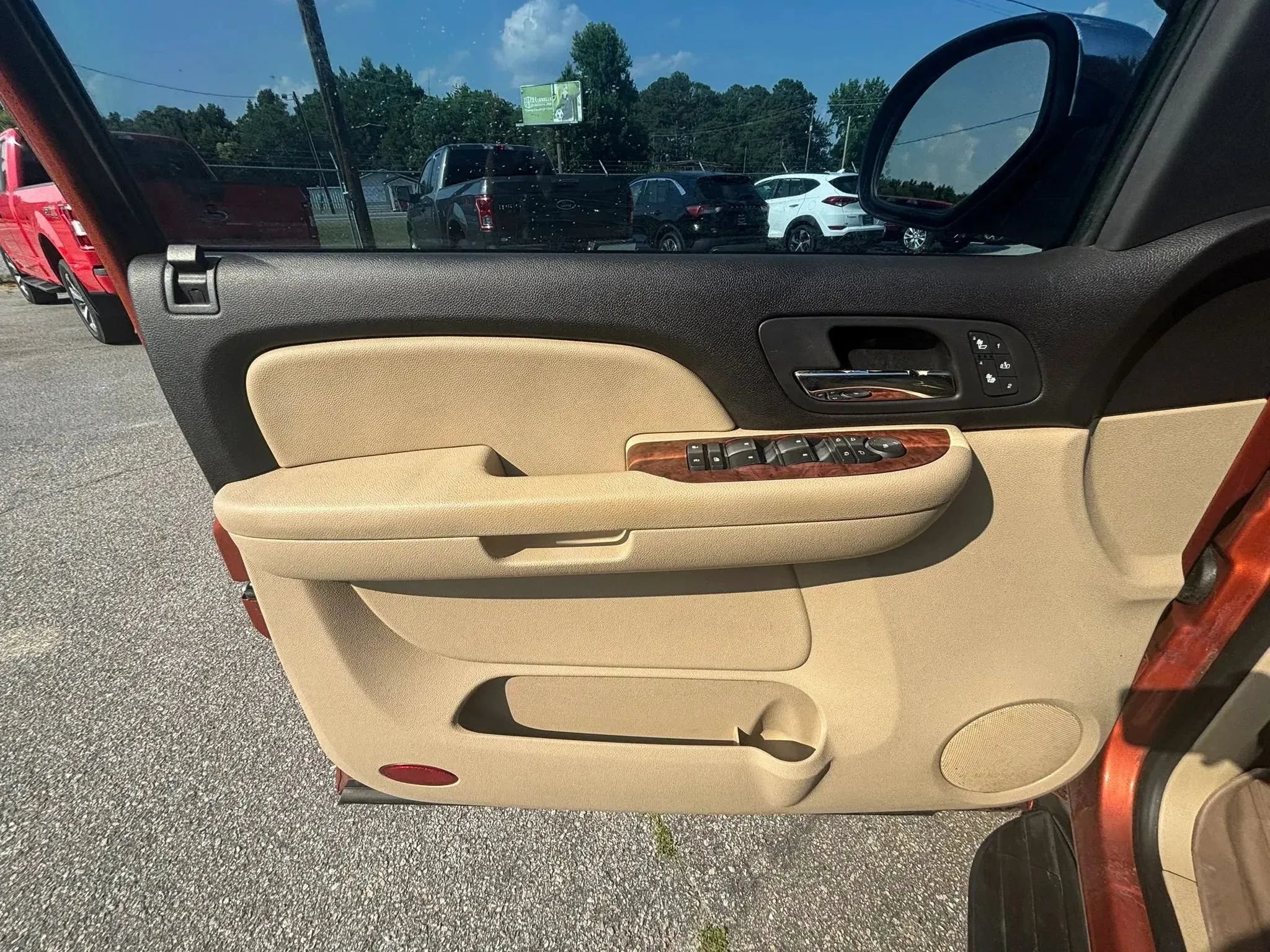 Used 2007 Chevrolet Avalanche LTZ w/ LTZ Preferred Equipment Group RWD image 16