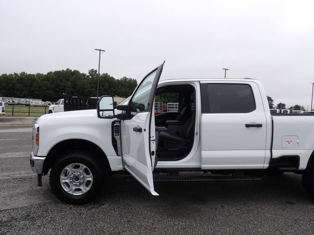 Used 2025 Ford F250 XLT w/ FX4 Off-Road Package AWD/4WD image 13