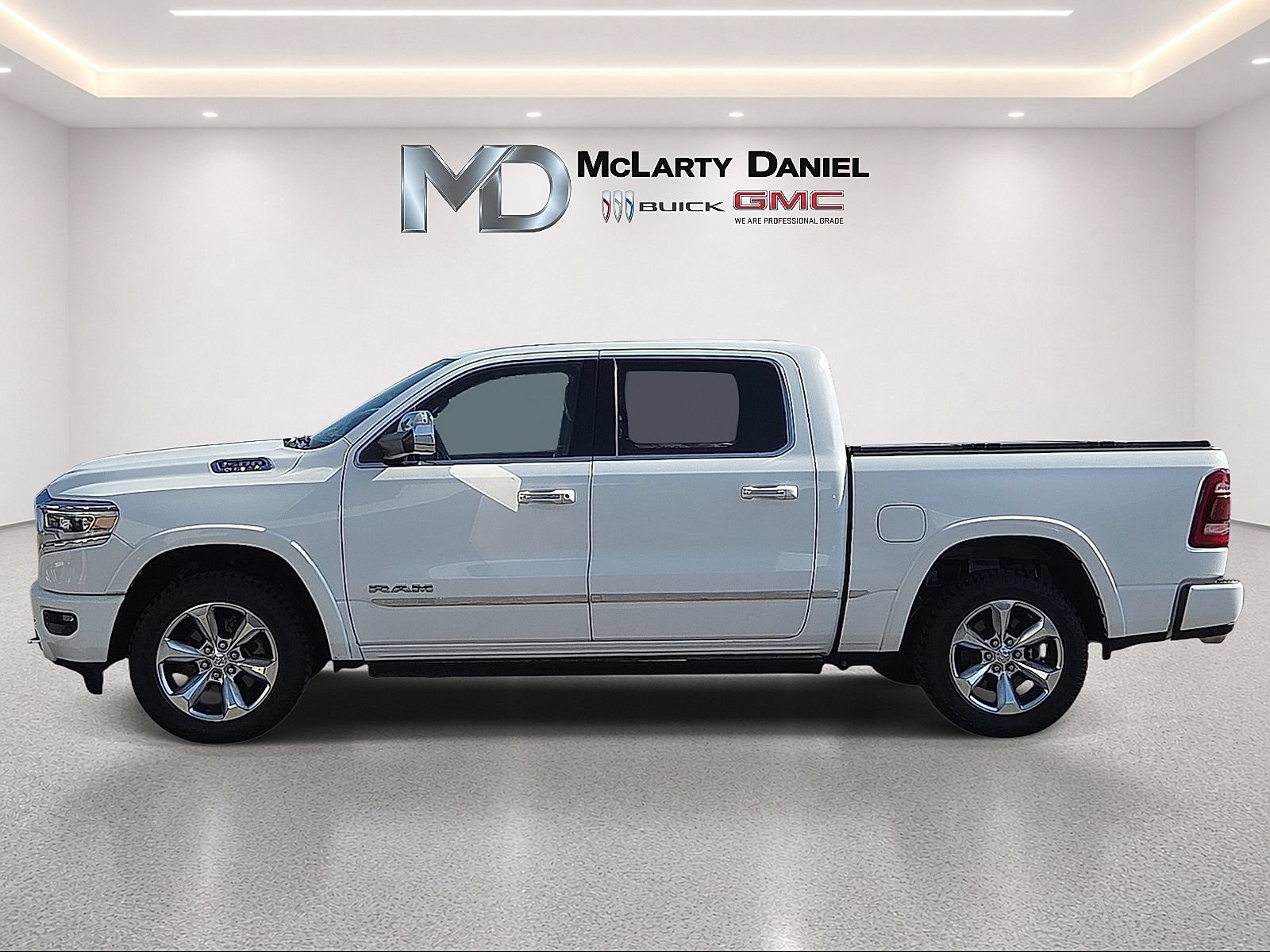 Used 2020 RAM 1500 Limited AWD/4WD image 2