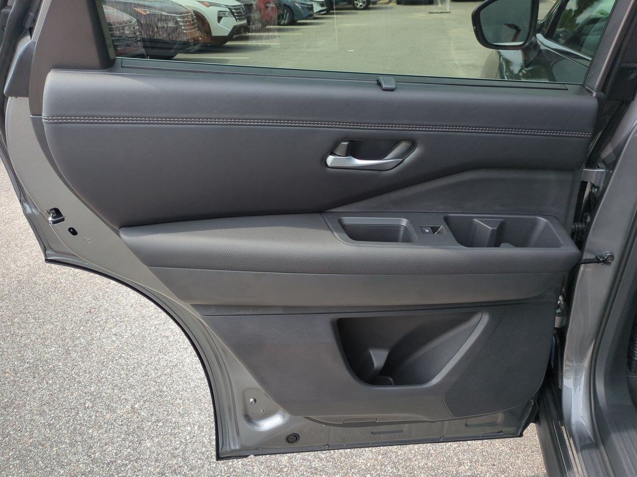 New 2026 Nissan Pathfinder Platinum w/ Accent Package FWD image 26