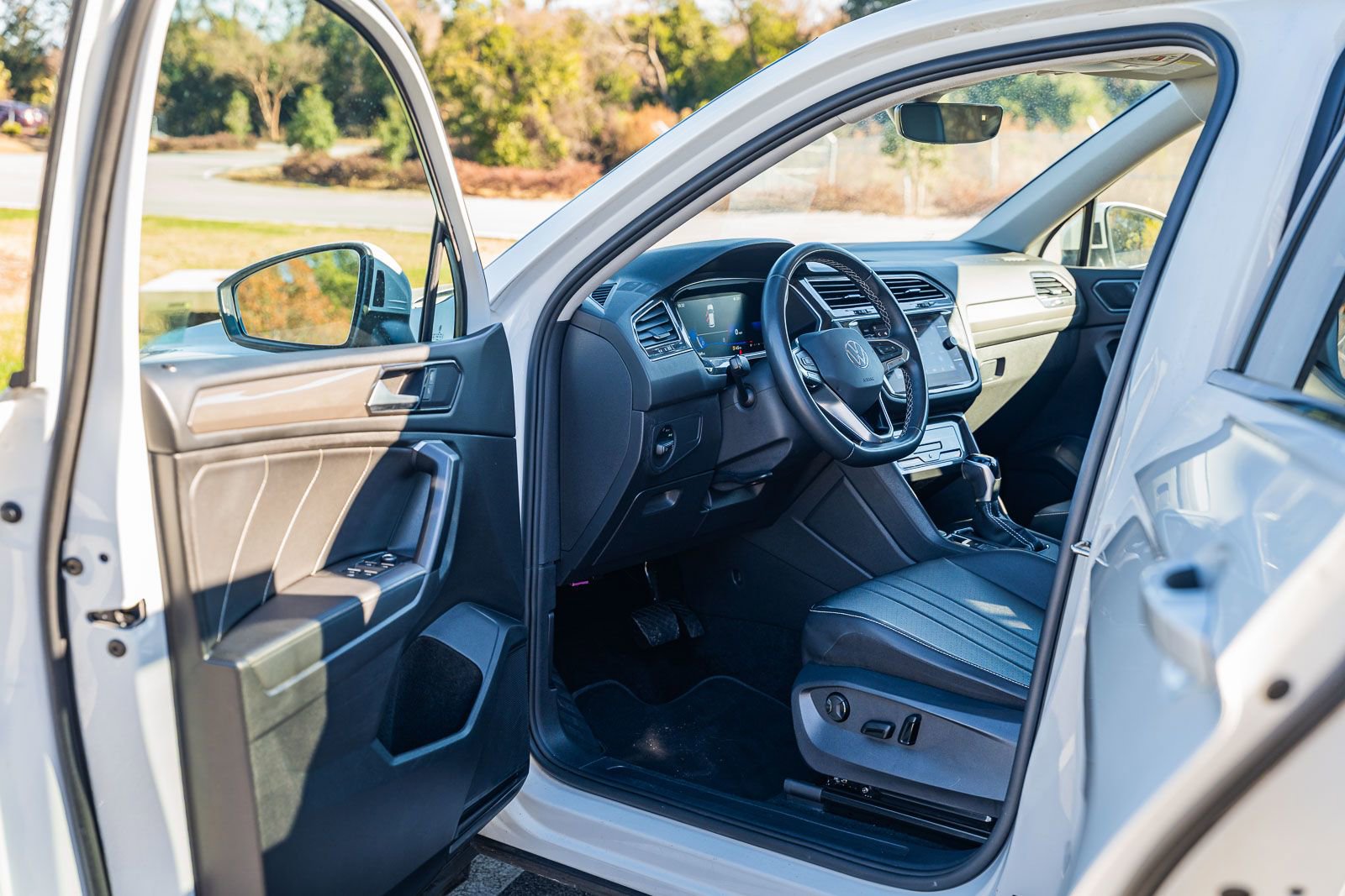 Used 2023 Volkswagen Tiguan SE image 17