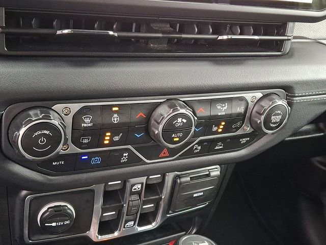 Used 2025 Jeep Wrangler Unlimited Sahara w/ Safety Group image 17