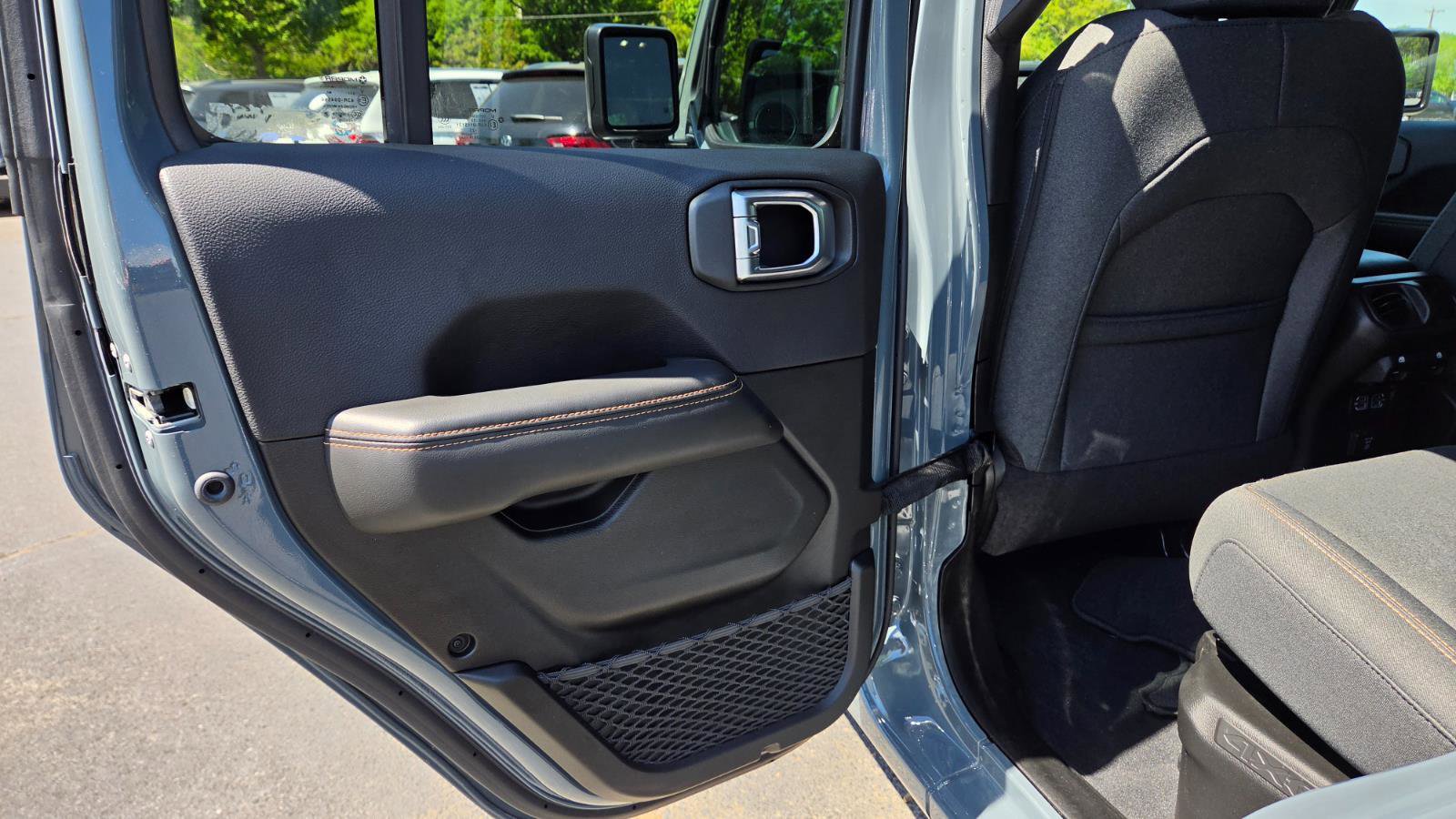 Used 2024 Jeep Wrangler Sahara image 44