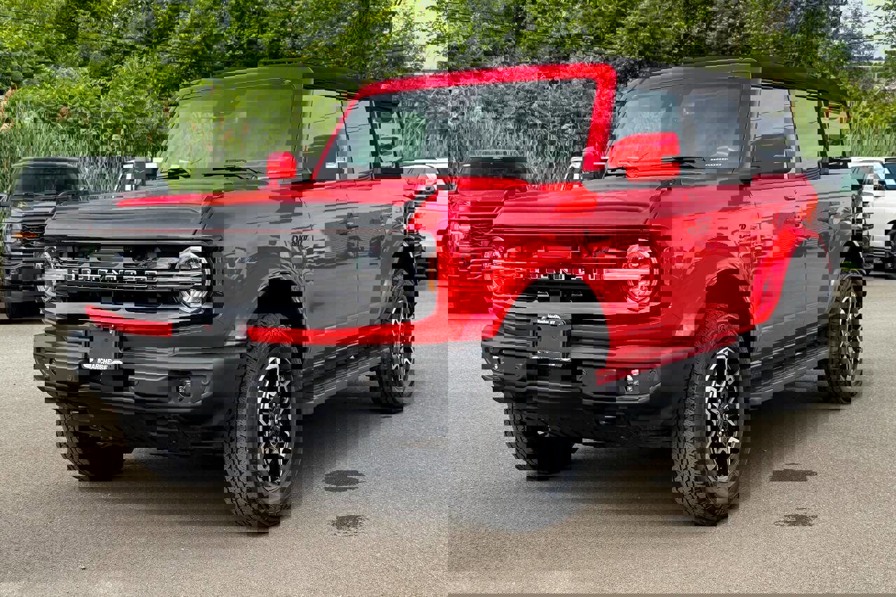 Used 2023 Ford Bronco Outer Banks image 7