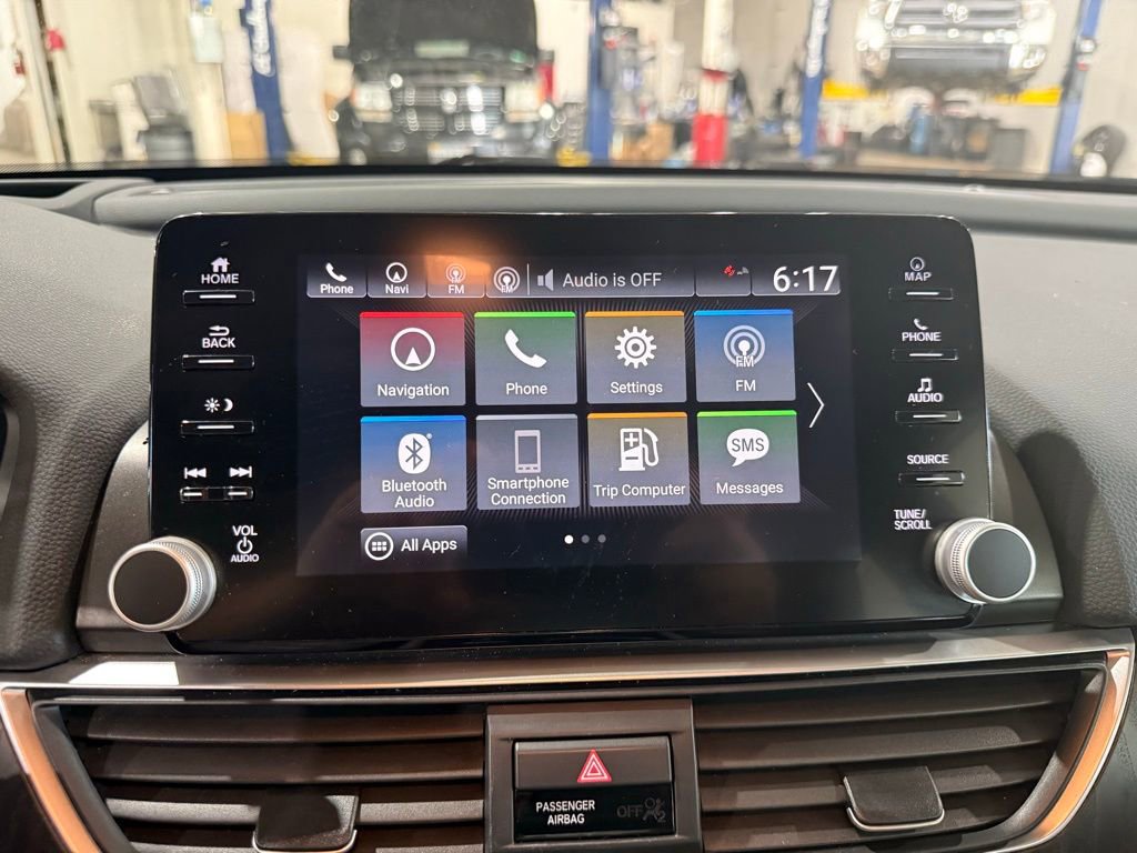 Used 2018 Honda Accord Touring image 21