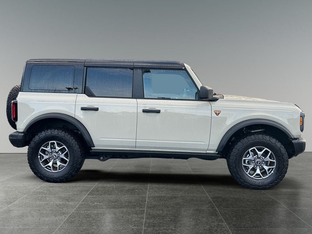 Used 2025 Ford Bronco Badlands AWD/4WD image 8