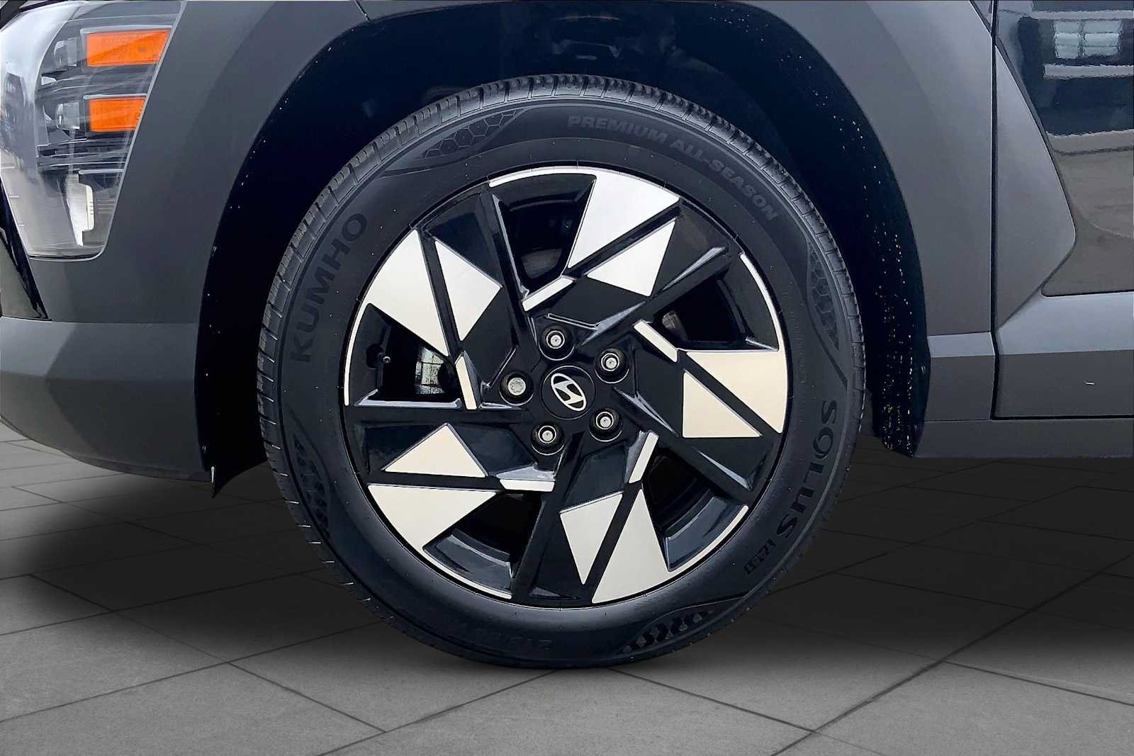 Used 2024 Hyundai Kona SEL FWD image 10