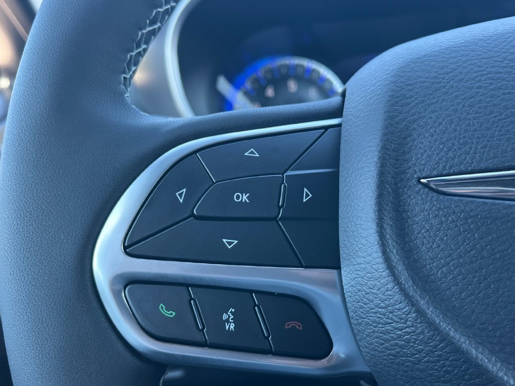 New 2026 Chrysler Pacifica Select FWD image 11