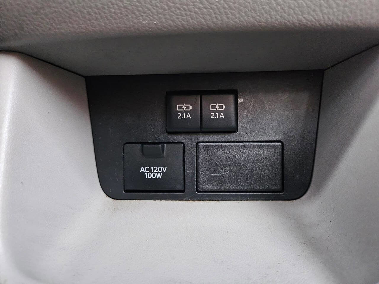 Used 2019 Toyota Highlander XLE image 26