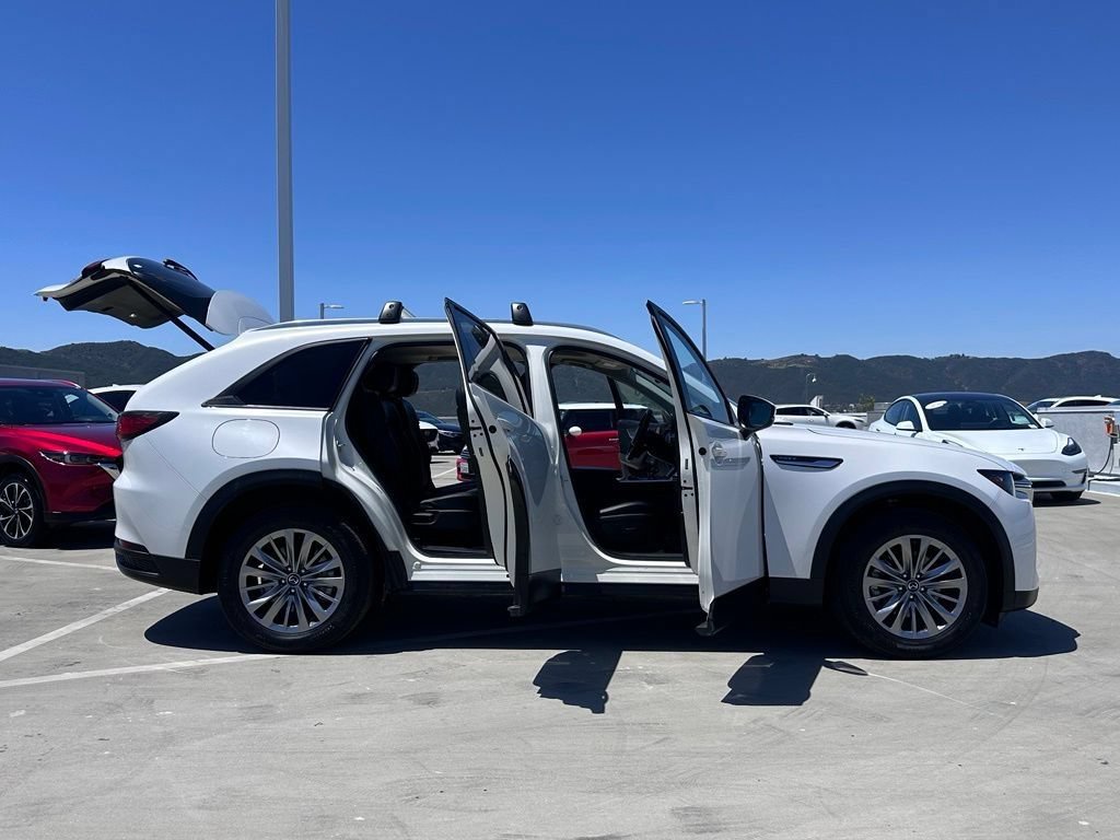 Certified 2024 MAZDA CX-90 Plug-In Hybrid w/ Preferred AWD/4WD image 33