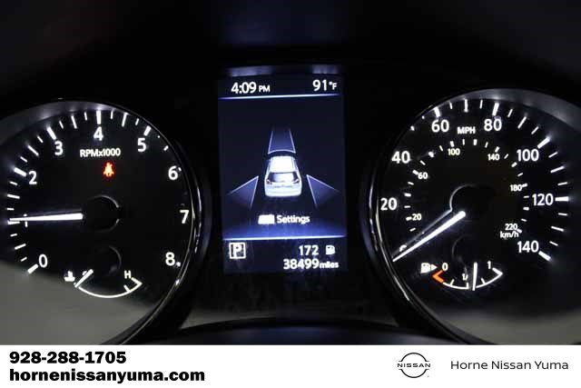 Used 2018 Nissan Rogue SL w/ Premium Package image 8