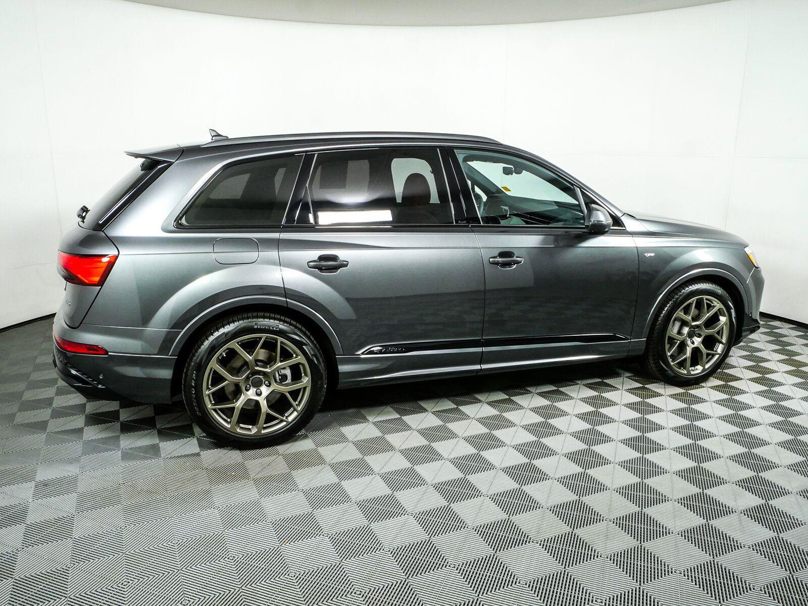 Used 2026 Audi Q7 Premium Plus AWD/4WD image 2