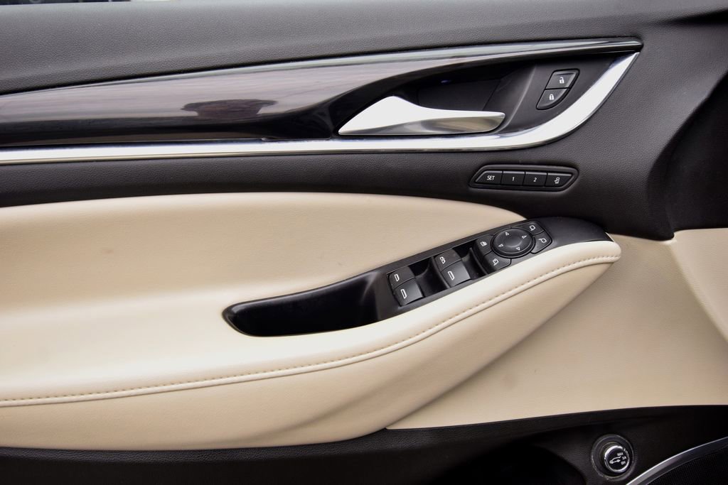 Used 2021 Buick Enclave Premium w/ Sun and Sites Package image 26