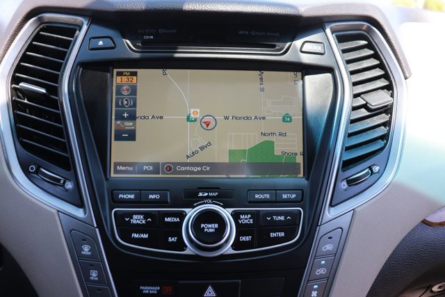 Used 2016 Hyundai Santa Fe Limited w/ Option Group 04 FWD image 19