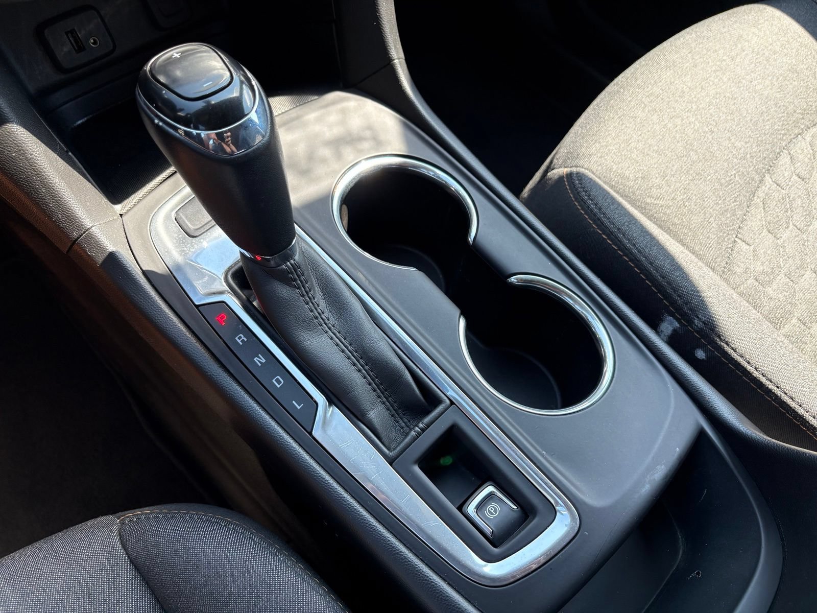 Used 2018 Chevrolet Equinox LT AWD/4WD image 19