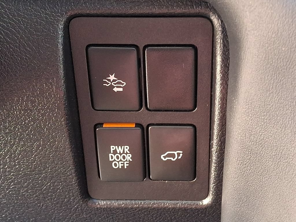 Used 2021 Lexus LX 570 4WD w/ Sport Package image 26