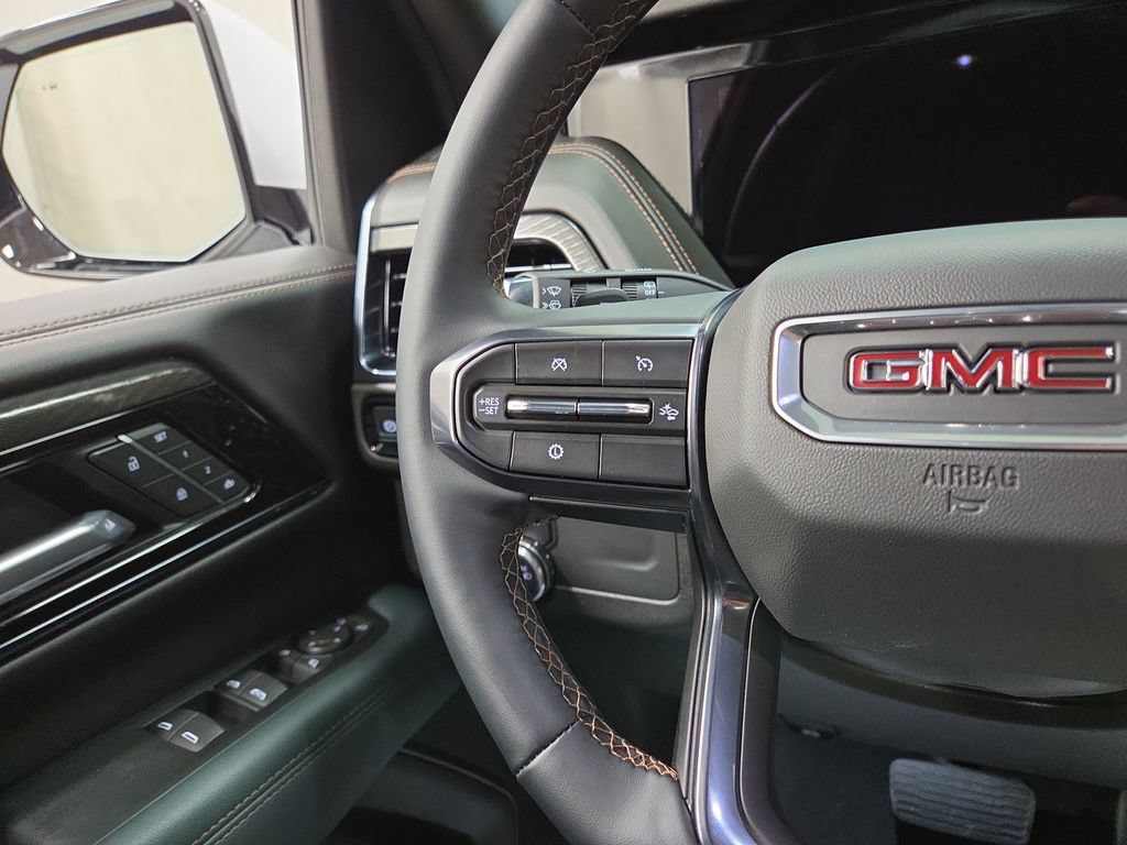 Used 2025 GMC Yukon XL AT4 w/ AT4 Premium Package AWD/4WD image 21